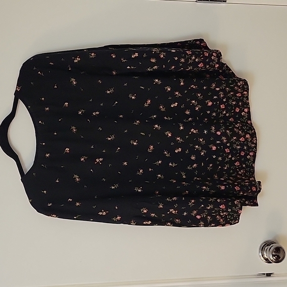 3/$30 OLD NAVY Floral Oversized Flare Sleeve Peasant Poet Blouse Size Medium - Picture 6 of 11